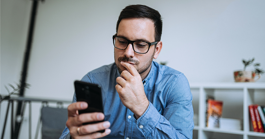 man planning his ira investments online